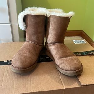 Bailey Button tan Uggs